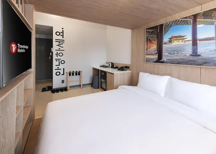 Hotel Travelodge Myeongdong Namsan 3*