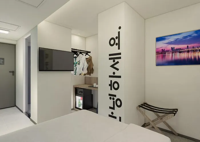 Travelodge Myeongdong Namsan Hotel 3*