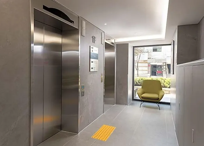 Travelodge Myeongdong Namsan 3* Seoul