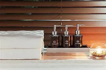 Travelodge Myeongdong Namsan Hotel 3*